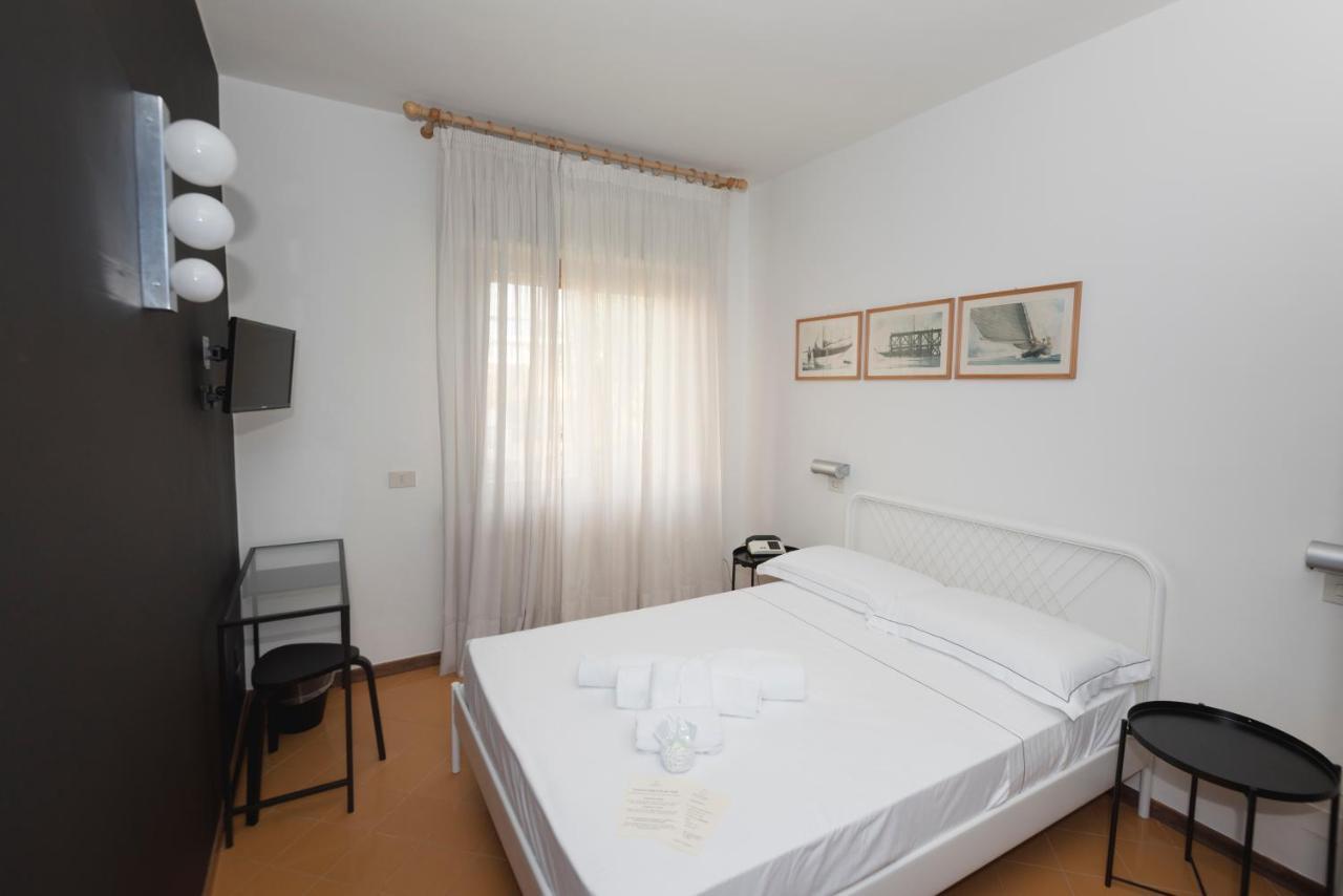 Mami Sabaudia Hotel Ngoại thất bức ảnh