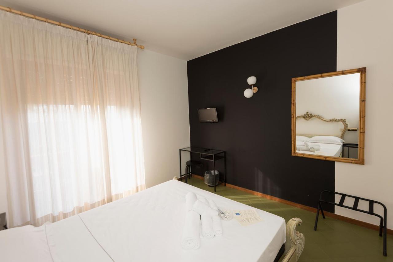 Mami Sabaudia Hotel Ngoại thất bức ảnh