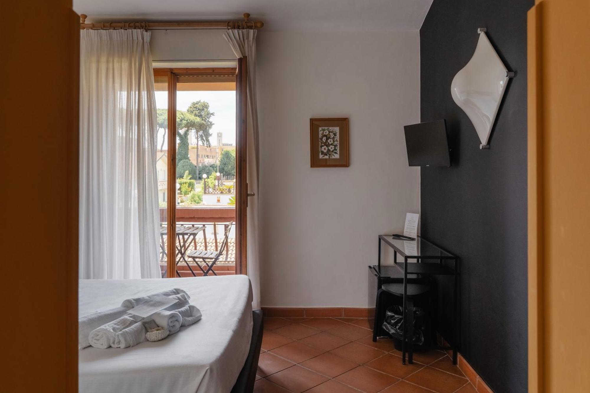 Mami Sabaudia Hotel Ngoại thất bức ảnh